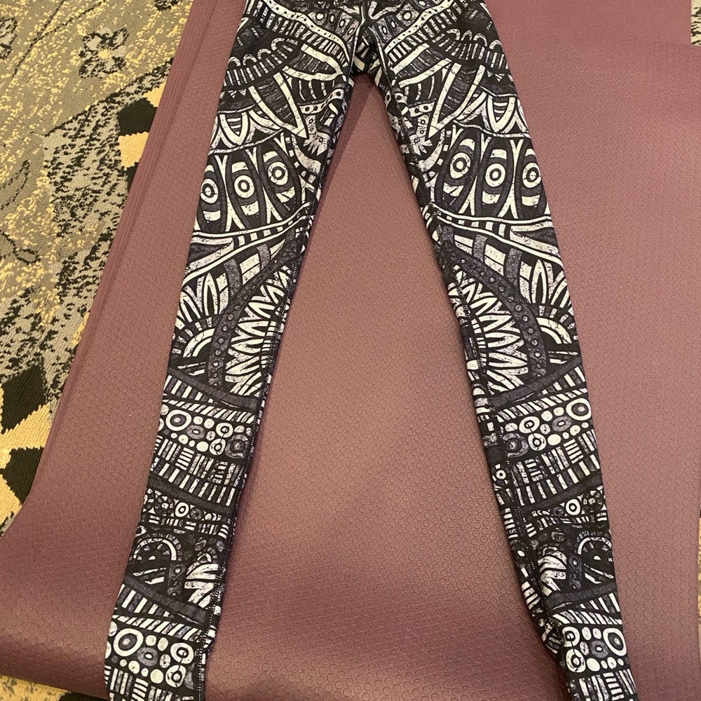 Niyama Sol Black and White Patterned Leggings